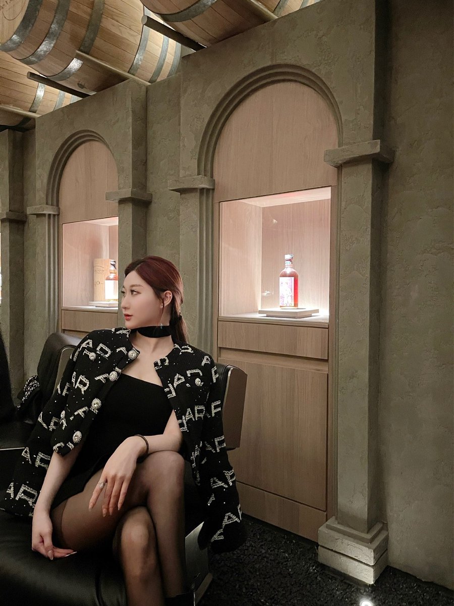 最近有些高产 想看更多的小伙伴快来吧
#丝袜 #黑丝 
@Fanjiahui2020 
@LittleDirtySec4 @SKphotoSK https://t.co/OiCYaMhxMX