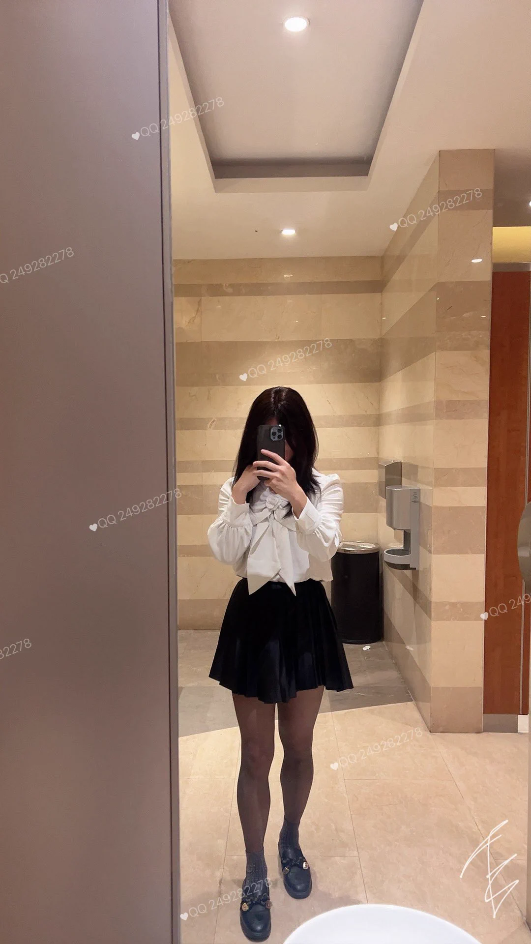 请忽略掉我的大粗腿，已经很努力的在ps了 https://t.co/u0xqN1lpp6