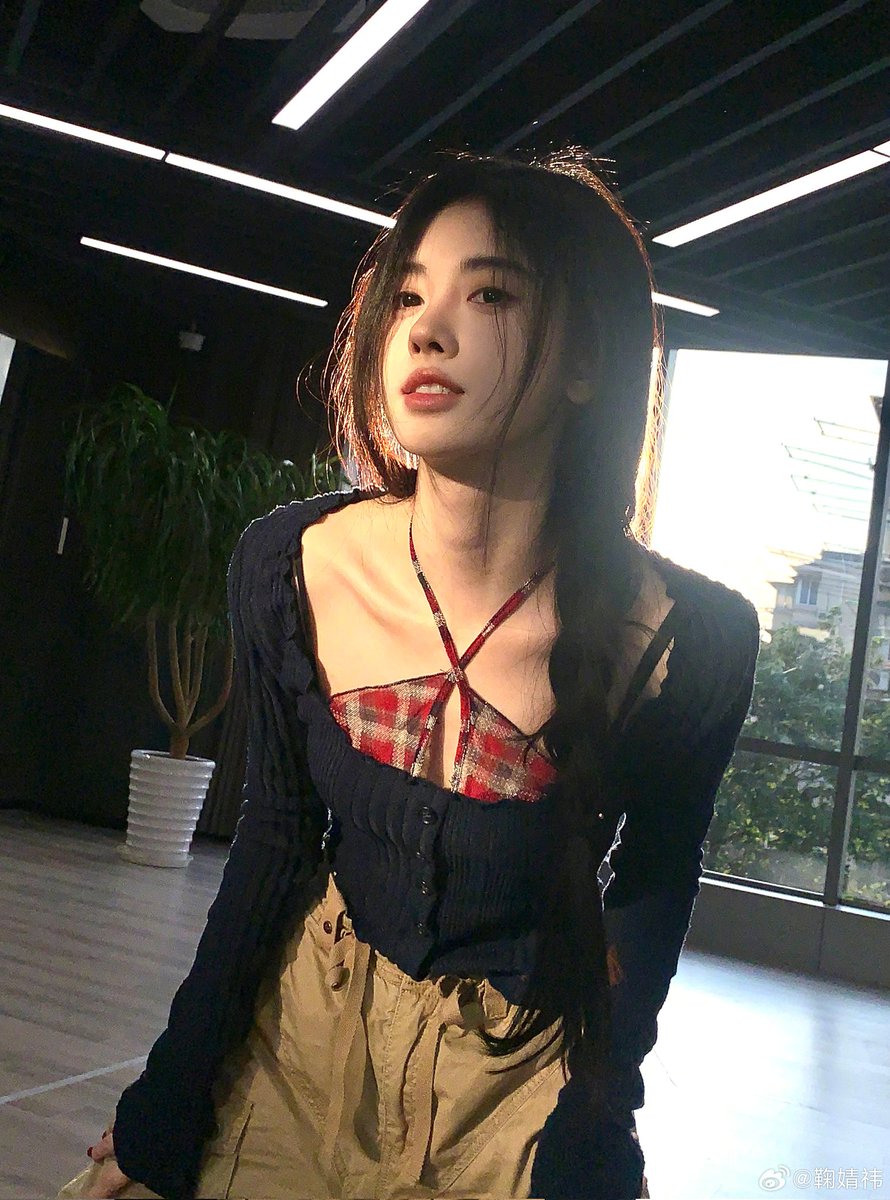 可可爱爱的鞠妈😍 https://t.co/pqPMd6PMhy