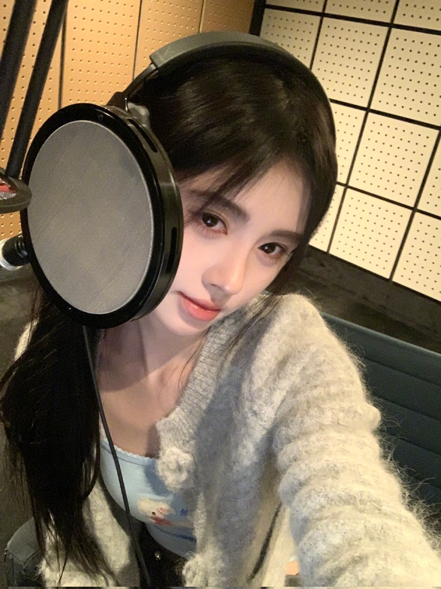 可可爱爱的鞠妈😍 https://t.co/pqPMd6PMhy