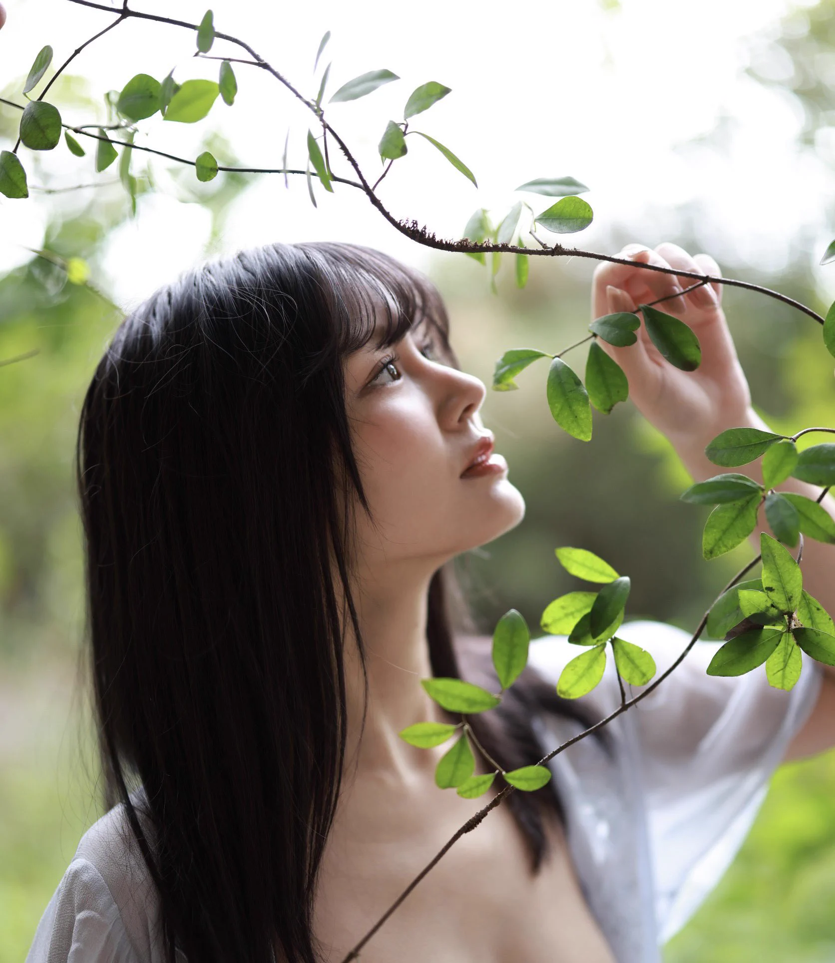 【お知らせ】　鳳みゆ、としての初グラビアが明日、11/6（月）発売の週刊ポストさんにて掲載されます！凄く素敵な写真を撮っていただいたので是非見てください🍃 https://t.co/VTnOkxmRsy