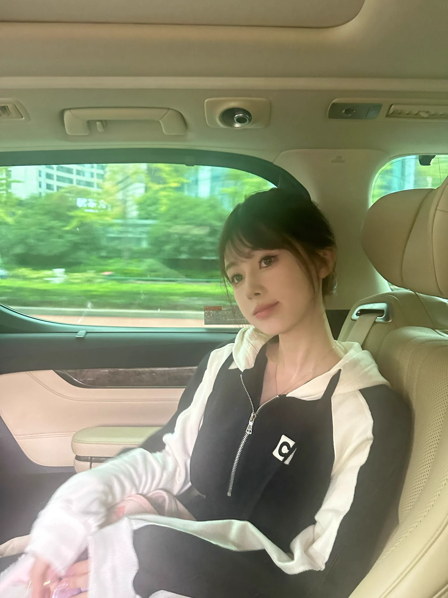 今天的飞行心情是💯 因为我的目的地是____🌝 https://t.co/JPhfovlIAj