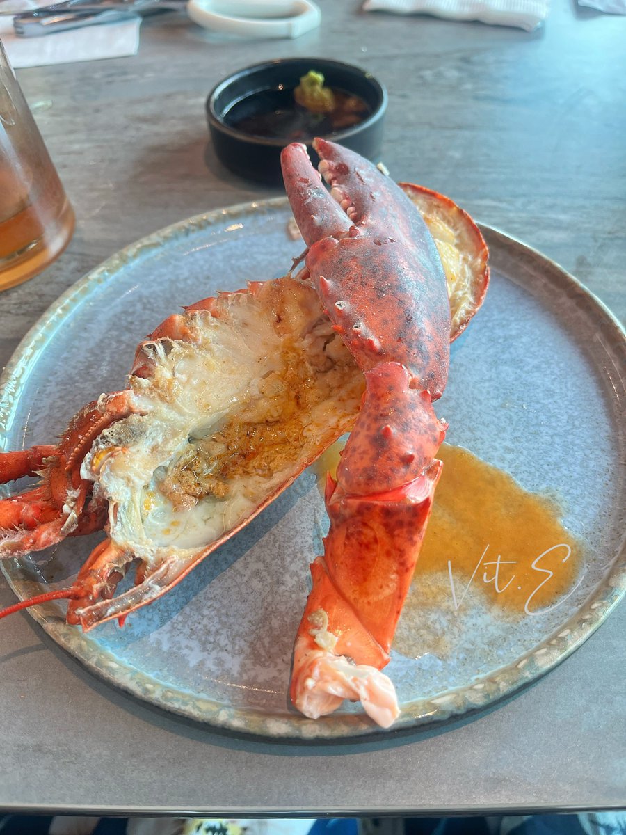 我要封 @owenlin87 為圓夢系推主(*´▽｀)ﾉﾉ
這個生日餐太可以🫶🏻

雖然評價兩極但今天吃得很愉快
很喜歡松葉蟹腳
最驚豔的是肋眼牛排🤤
但忘記吃炸鮑魚跟生蠔啊啊啊(;´༎ຶД༎ຶ`)
只好下次再補了（？

#約飯系推主 #OL吃什麼 https://t.co/ATKX8fwY5D