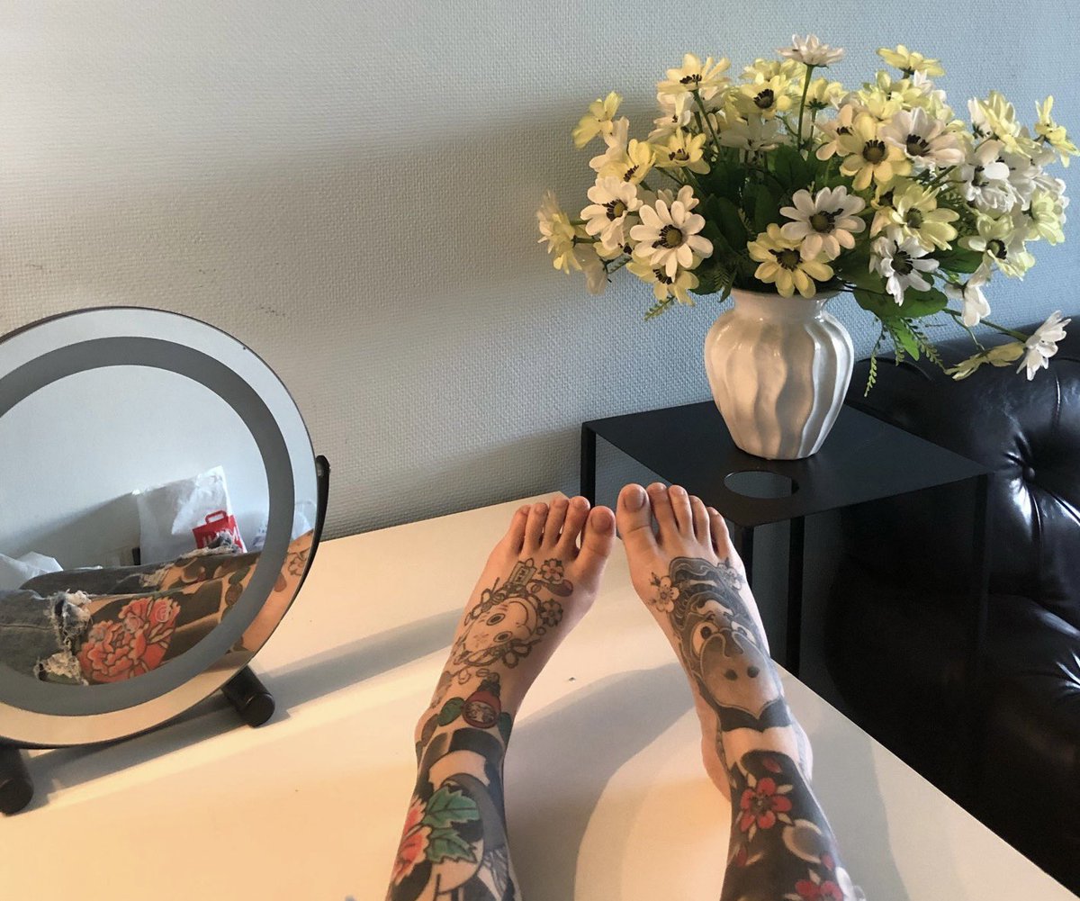 #精神小妹 #早泄 #女性崇拜 #无脑上供 #自毁 #绿帽 #脚奴 #足控 #素人开发 #冤种 #贱狗 #辱骂 #盯射 #舔狗 #反差 #榨精 #洗脑 #奴下奴 #白给 https://t.co/s1tkfMxmac