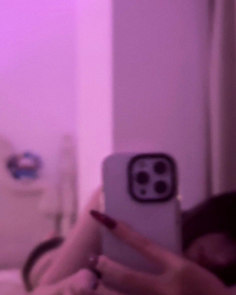 明明渴求温柔偏偏覆水难收 https://t.co/uclsJcQsL0