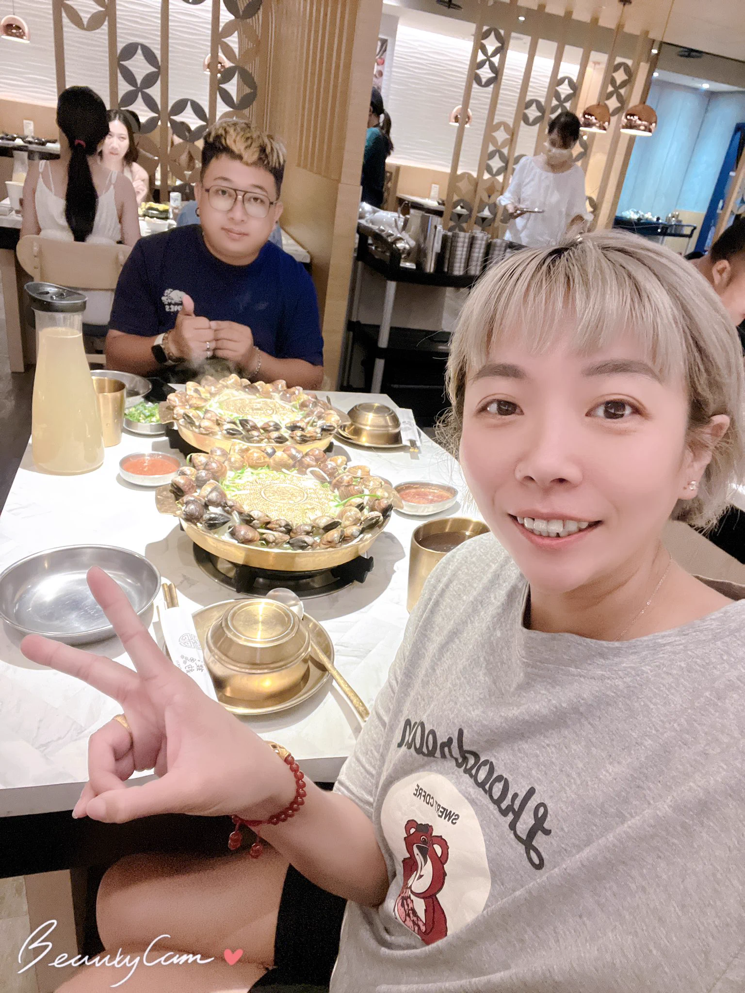 放假🏖跟老公來場小約會好幾年沒來吃它了，就是這個鍋爆盤蛤蜊😋 https://t.co/5WOQDLpafP