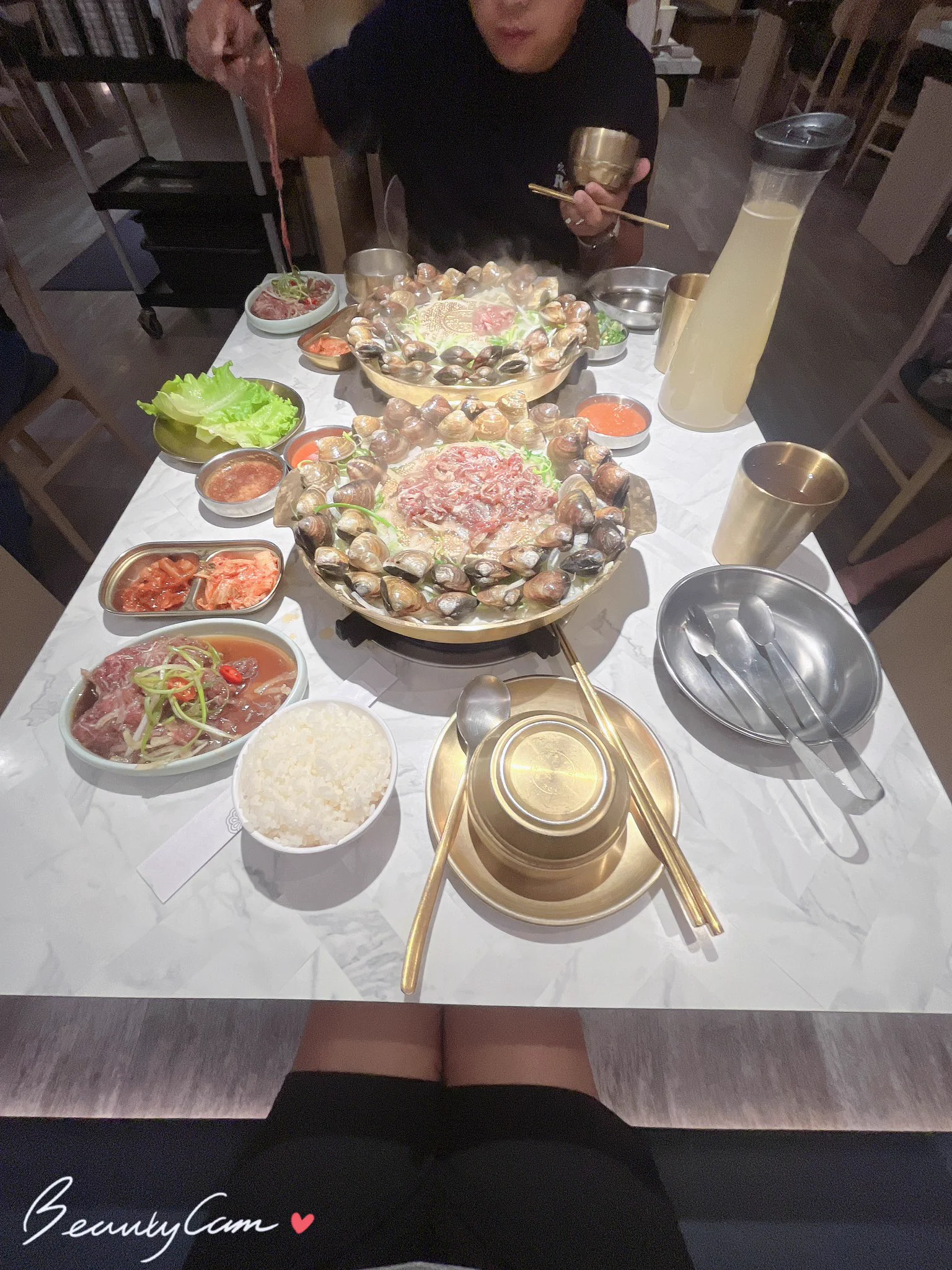 放假🏖跟老公來場小約會好幾年沒來吃它了，就是這個鍋爆盤蛤蜊😋 https://t.co/5WOQDLpafP