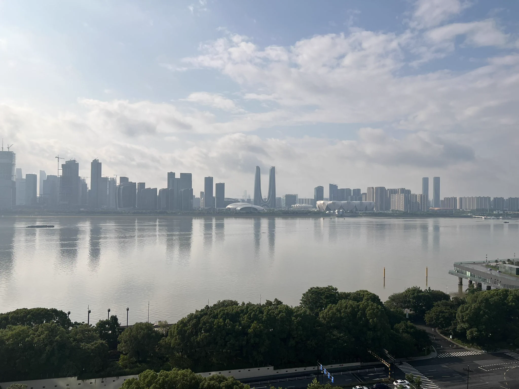万豪的大使应该没戏，下面刷谁。 https://t.co/swJN3NOiQD