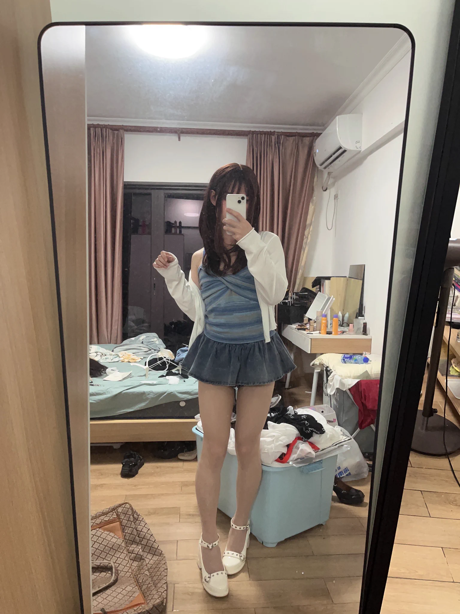 站在角落应该会被问价格吧（风尘.jpg） https://t.co/581SerASvy