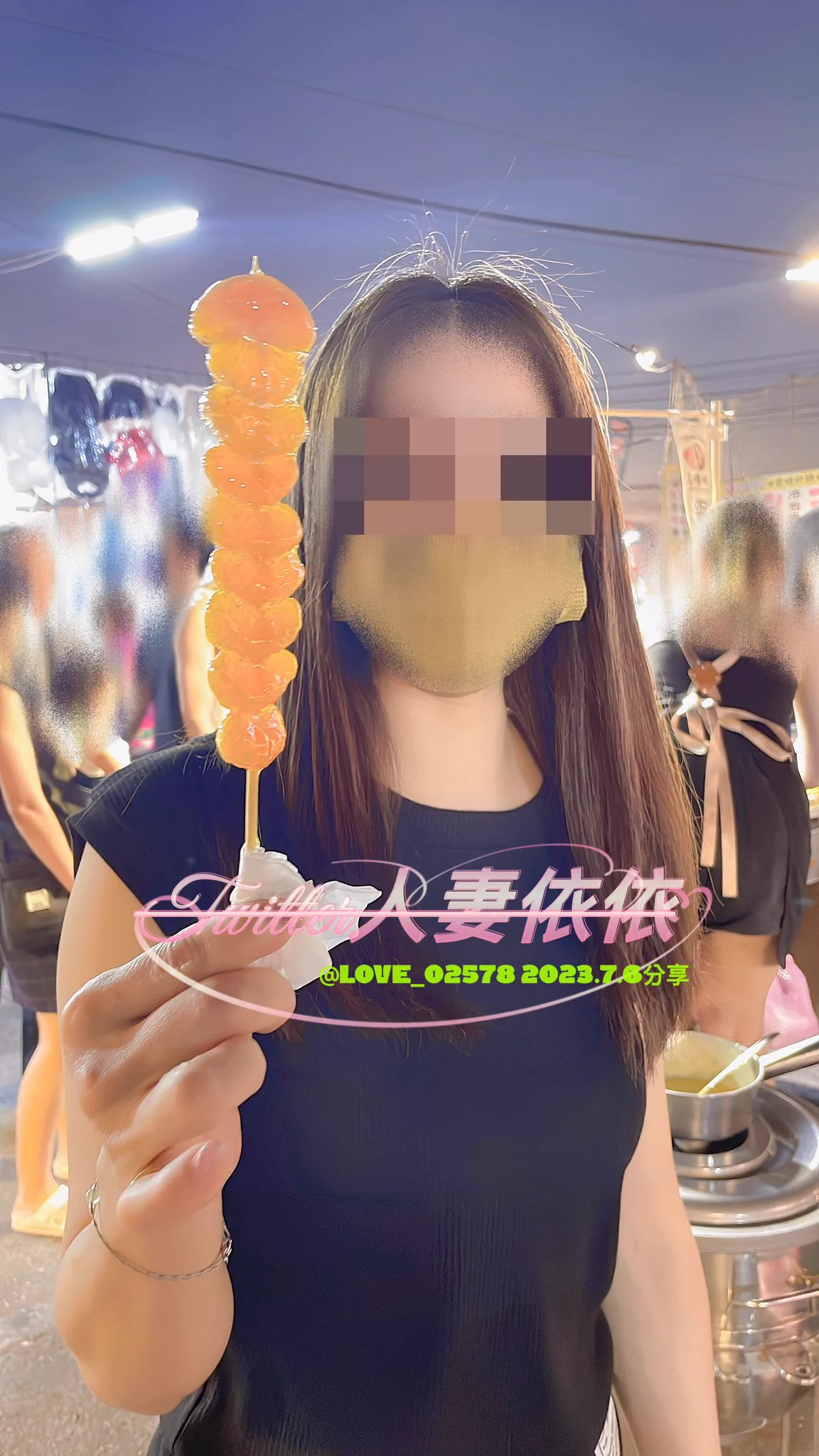 天啊逛個夜市看到好多帥哥還有穿吊尬的肌肉男側面看都看到大胸肌了手都好想抓上去，眼睛還忍不住往下看😄害我內褲都濕了其實是因為天氣太熱了先回去洗個澡，不然等一下去按摩，被按摩師聞到汗臭味就尷尬了😄@love02578 備用帳號 https://t.co/9HrSD3aNLr