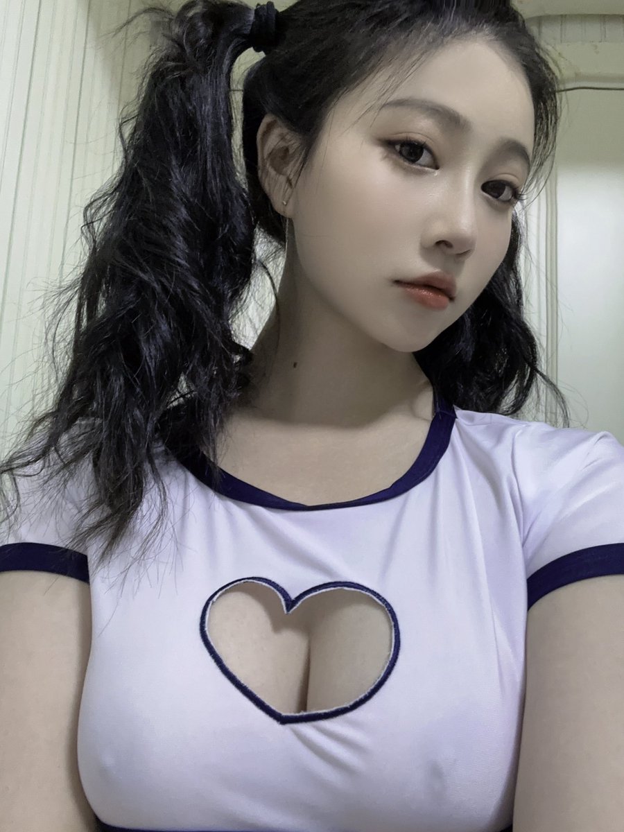 真的不入一套活力兔看看吗🥹 https://t.co/L9Jv3QsnIr