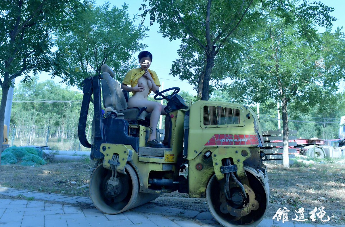 这样的女司机你喜欢吗？
模特：@Some_fish_ https://t.co/dQMaH67uwH