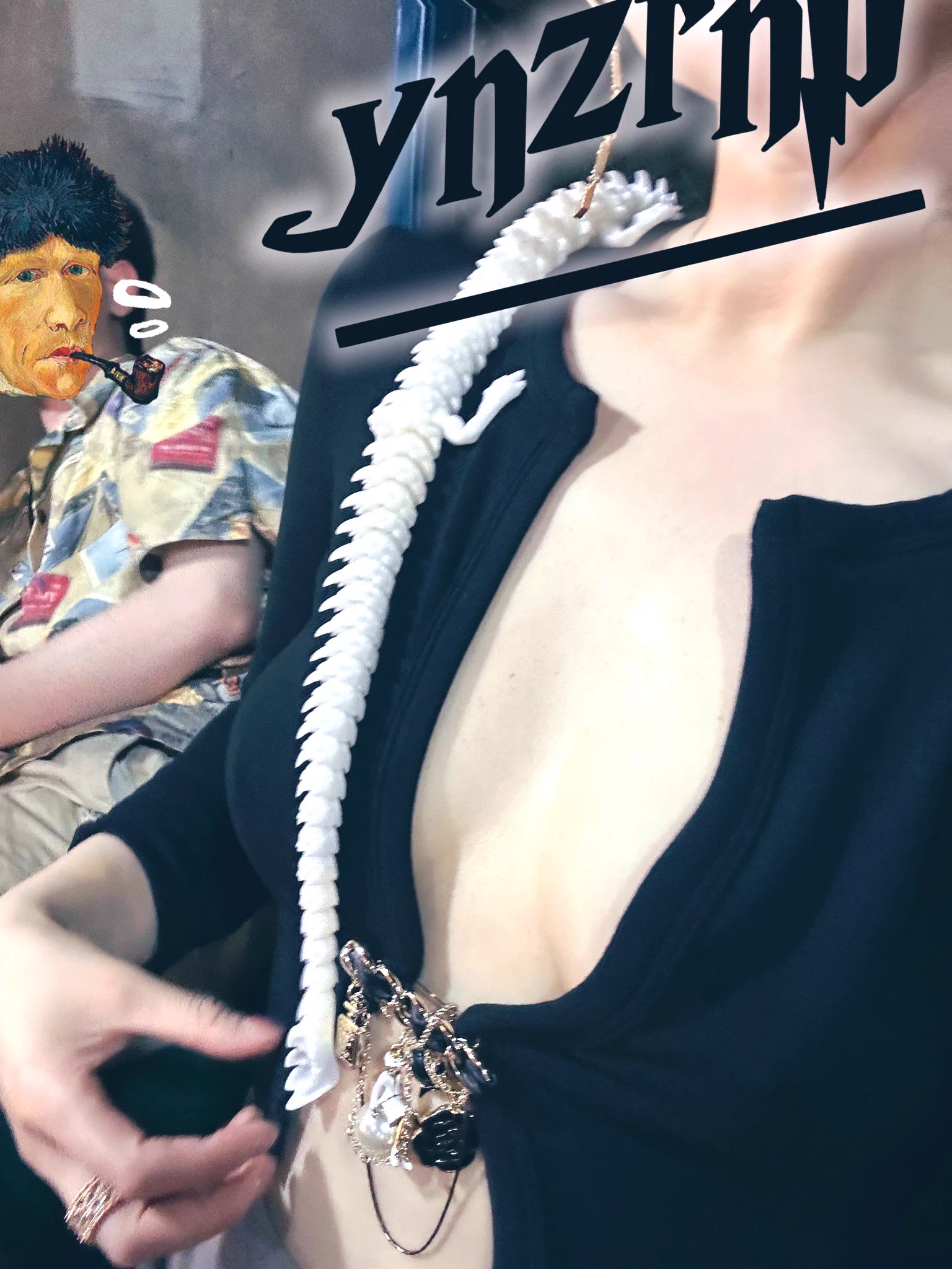穿这样去吃烧烤，这有什么不敢的呢？比漏出可光明正大多了！当然这不是为了烧烤去的，是某个聚会后的after party https://t.co/ZPboRSGRrZ