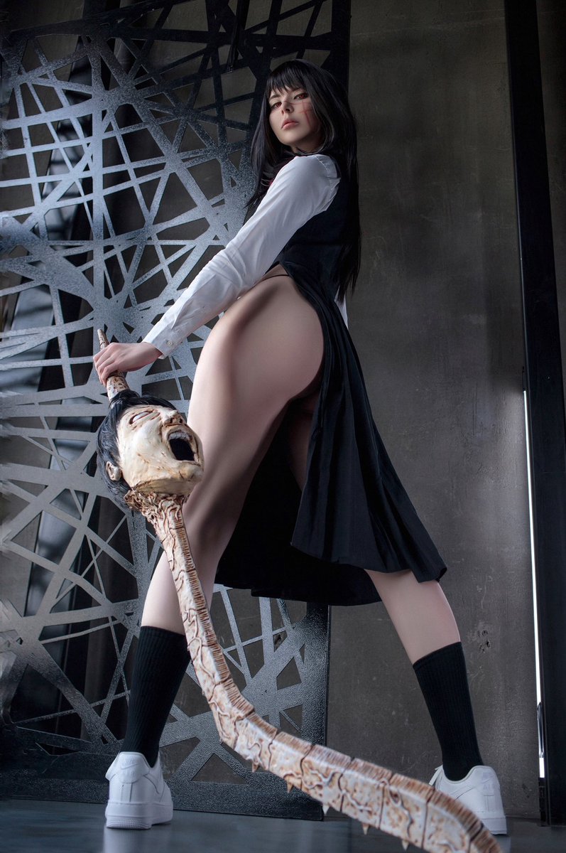 Tanaka spinal cord sword!

#chainsawman https://t.co/7m47GlB7u5