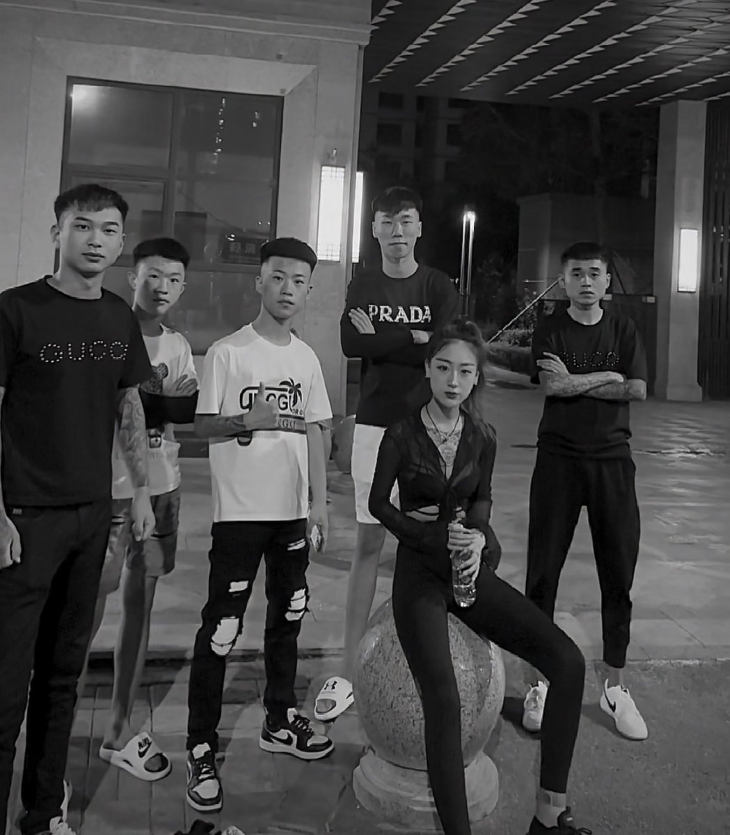 这个可能不是各位精神亲妈里最好看的，但是这味实在太冲太精神了啊啊啊。刚弄到了微信和qq，要控制不住去加好友无脑吐钱上贡了啊啊啊啊。

#精神小妹 #早泄 #女性崇拜 #无脑上供 #自毁 #绿帽 #脚奴 #足控 #素人开发 #冤种 #贱狗 #辱骂 #盯射 #舔狗 #反差 #榨精 #洗脑 #奴下奴 #白给 https://t.co/b5AhXPf5Bh