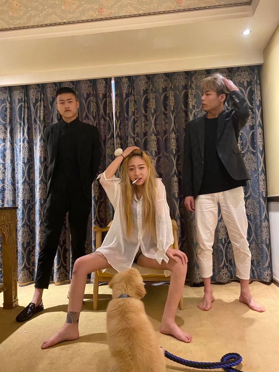 这个可能不是各位精神亲妈里最好看的，但是这味实在太冲太精神了啊啊啊。刚弄到了微信和qq，要控制不住去加好友无脑吐钱上贡了啊啊啊啊。

#精神小妹 #早泄 #女性崇拜 #无脑上供 #自毁 #绿帽 #脚奴 #足控 #素人开发 #冤种 #贱狗 #辱骂 #盯射 #舔狗 #反差 #榨精 #洗脑 #奴下奴 #白给 https://t.co/b5AhXPf5Bh