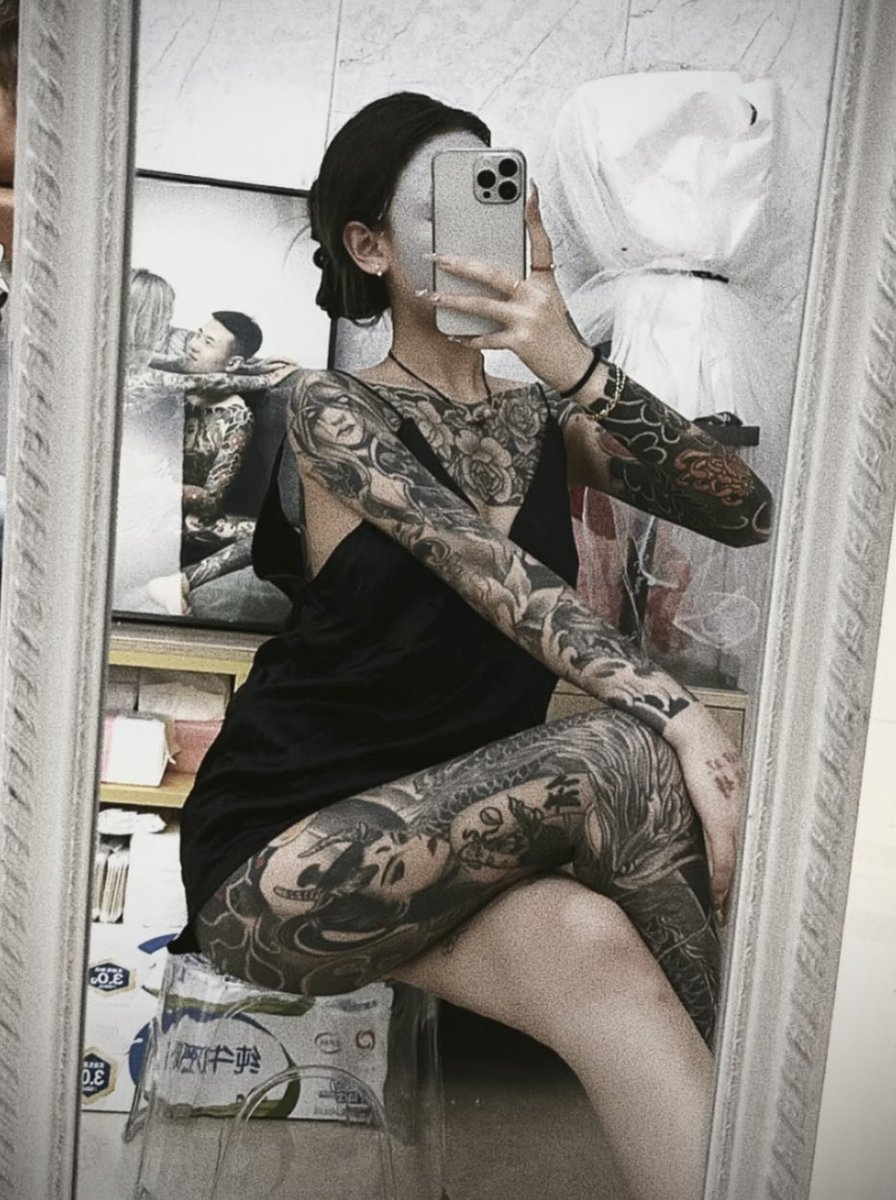 这个可能不是各位精神亲妈里最好看的，但是这味实在太冲太精神了啊啊啊。刚弄到了微信和qq，要控制不住去加好友无脑吐钱上贡了啊啊啊啊。

#精神小妹 #早泄 #女性崇拜 #无脑上供 #自毁 #绿帽 #脚奴 #足控 #素人开发 #冤种 #贱狗 #辱骂 #盯射 #舔狗 #反差 #榨精 #洗脑 #奴下奴 #白给 https://t.co/b5AhXPf5Bh