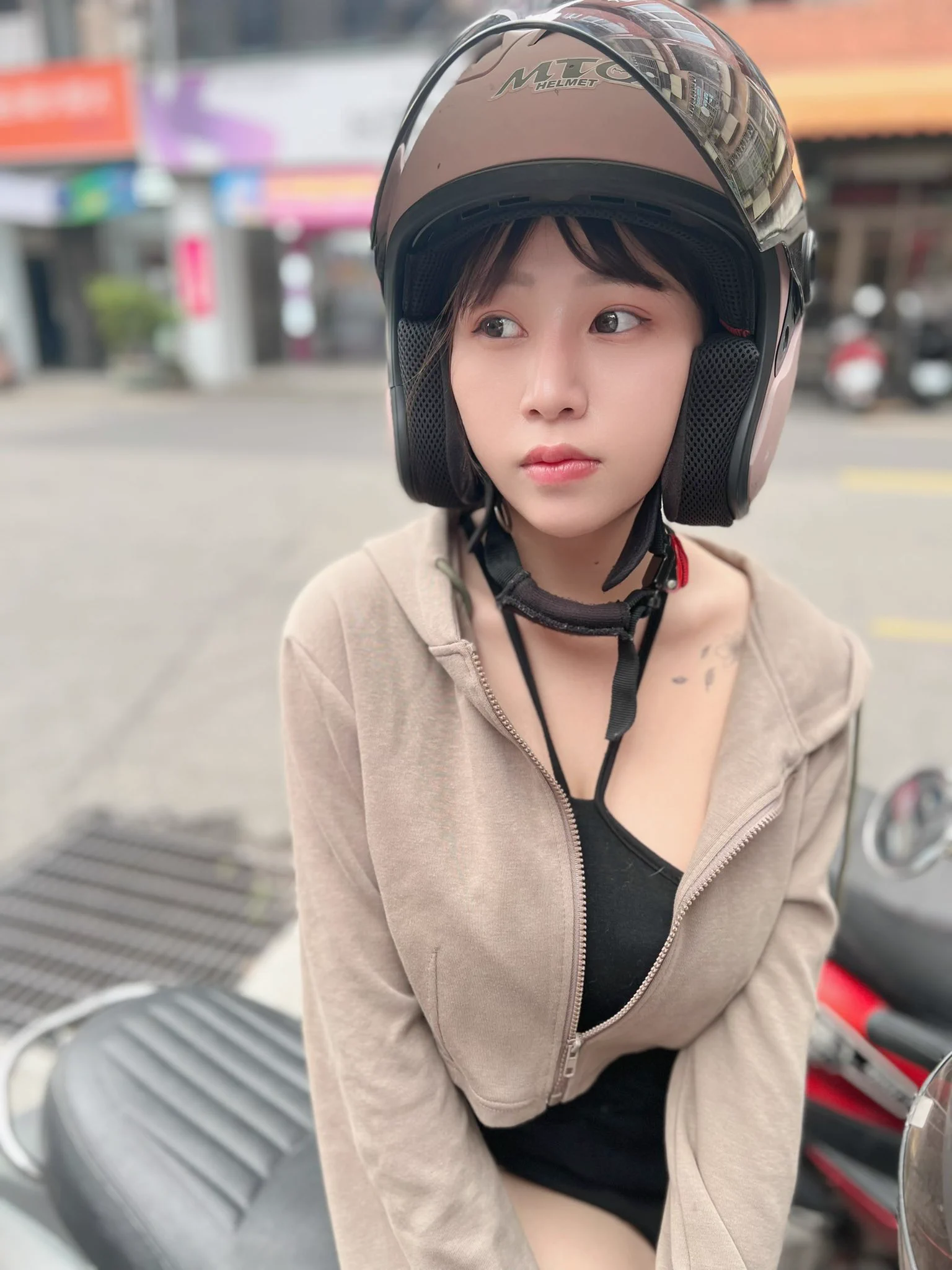 艾瑪的福利時間❤️#跟隨者轉推愛心底下回應艾瑪這樣可愛嗎😂晚上發放福利人人都有🥰 https://t.co/0sspd7CWIL