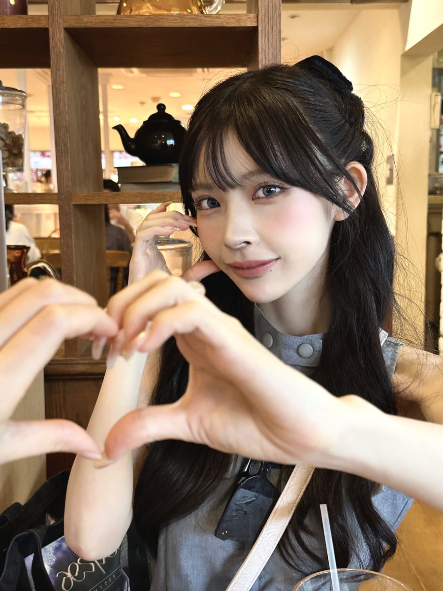 ハート半分こポーズ🫶🏻 https://t.co/rTXHmWHRnf