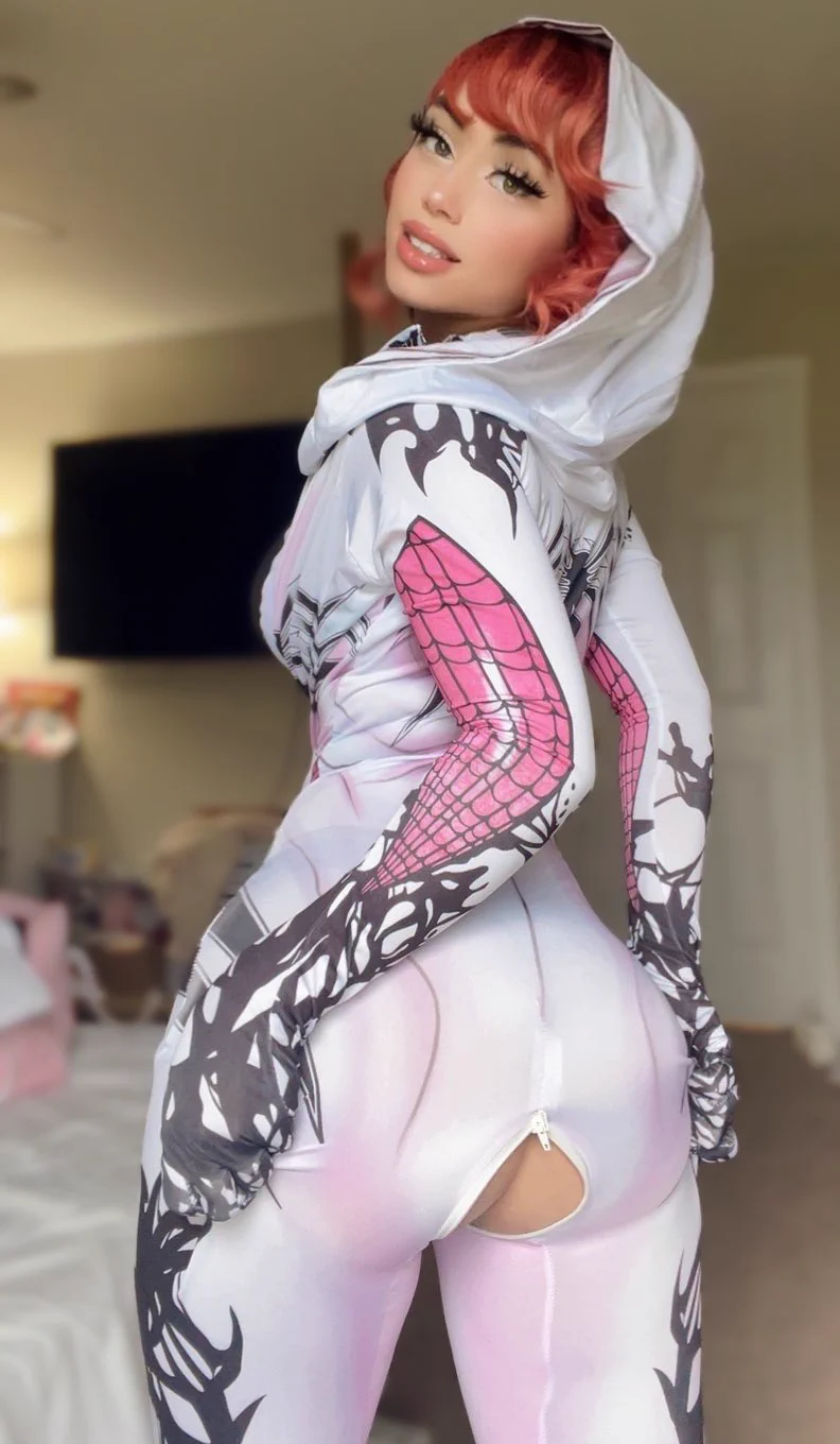 uhhh there’s a hole in my Spider-man suit 😳/ anime gaming netflix / https://t.co/WQf4uDZHfS
