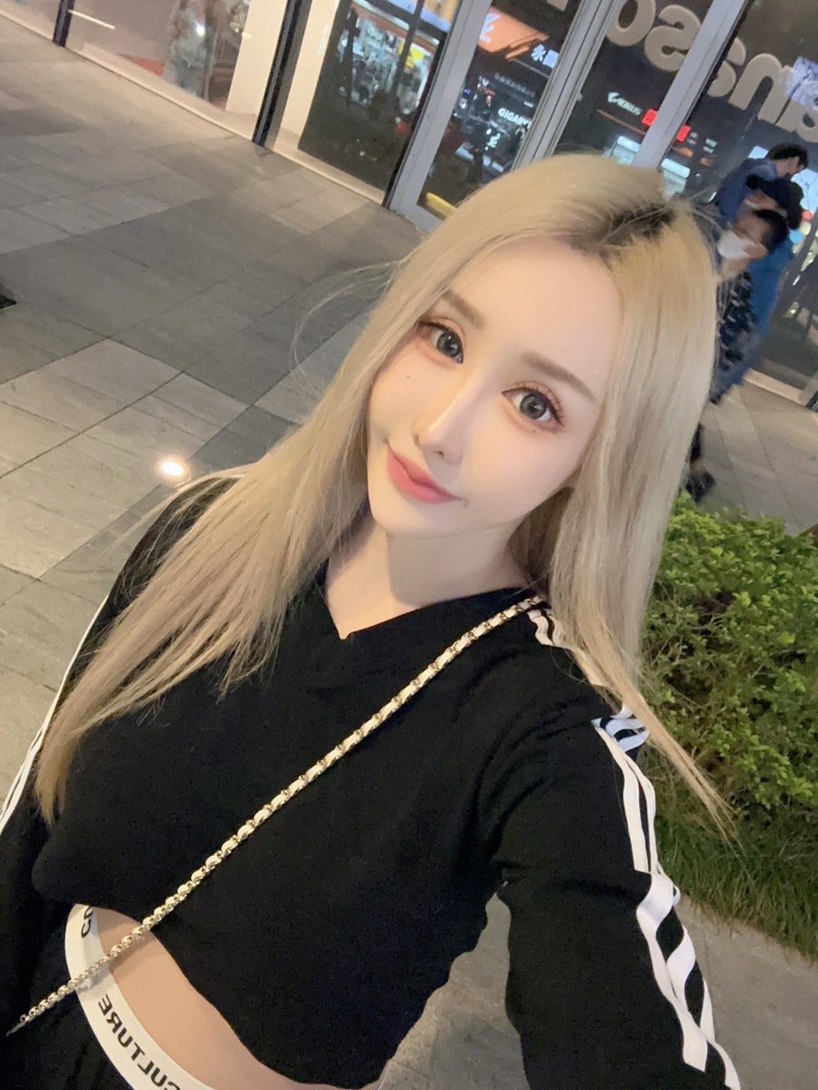 被很多人認識是一種美好~
但沒有人認識也是一種享受😈
https://t.co/c7BGli0KpE https://t.co/GtRrL5I8O8