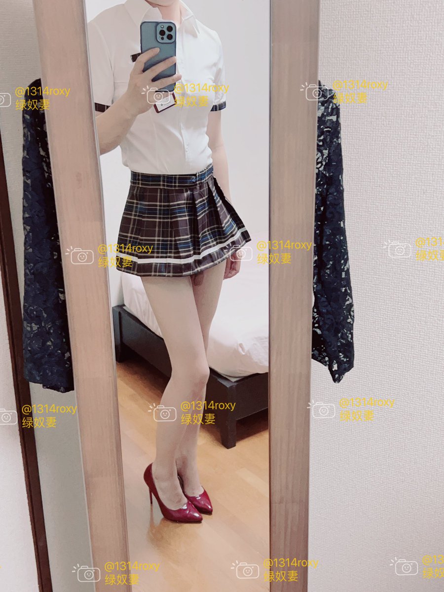 有没有想操小毛蛋的？赶紧报名，私推用户优先，她的菊花还是处呢！
哈哈哈……他这样会不会把我的粉丝们给掰弯……
不行不行，以后光看小毛蛋了不看我了怎么办啊……我嫉妒了！ https://t.co/mbDMdwkCvL