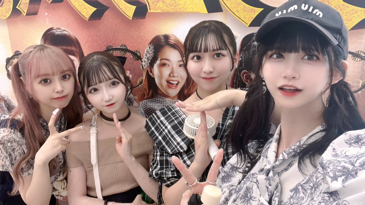 TIF ♡…？ https://t.co/zqy7ylXrTB