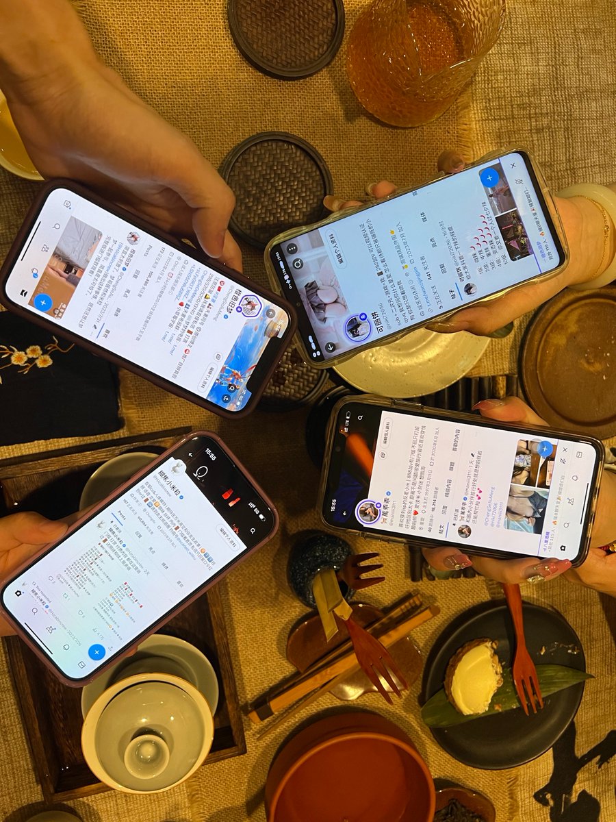 感谢小姐姐们在这大热天陪我刷了一天的微信步数！  

模特：
@ChengSeJiuMeng
@HJcabincrew
@maniiii3111
@niki72086 https://t.co/uqU1c7Fq1m