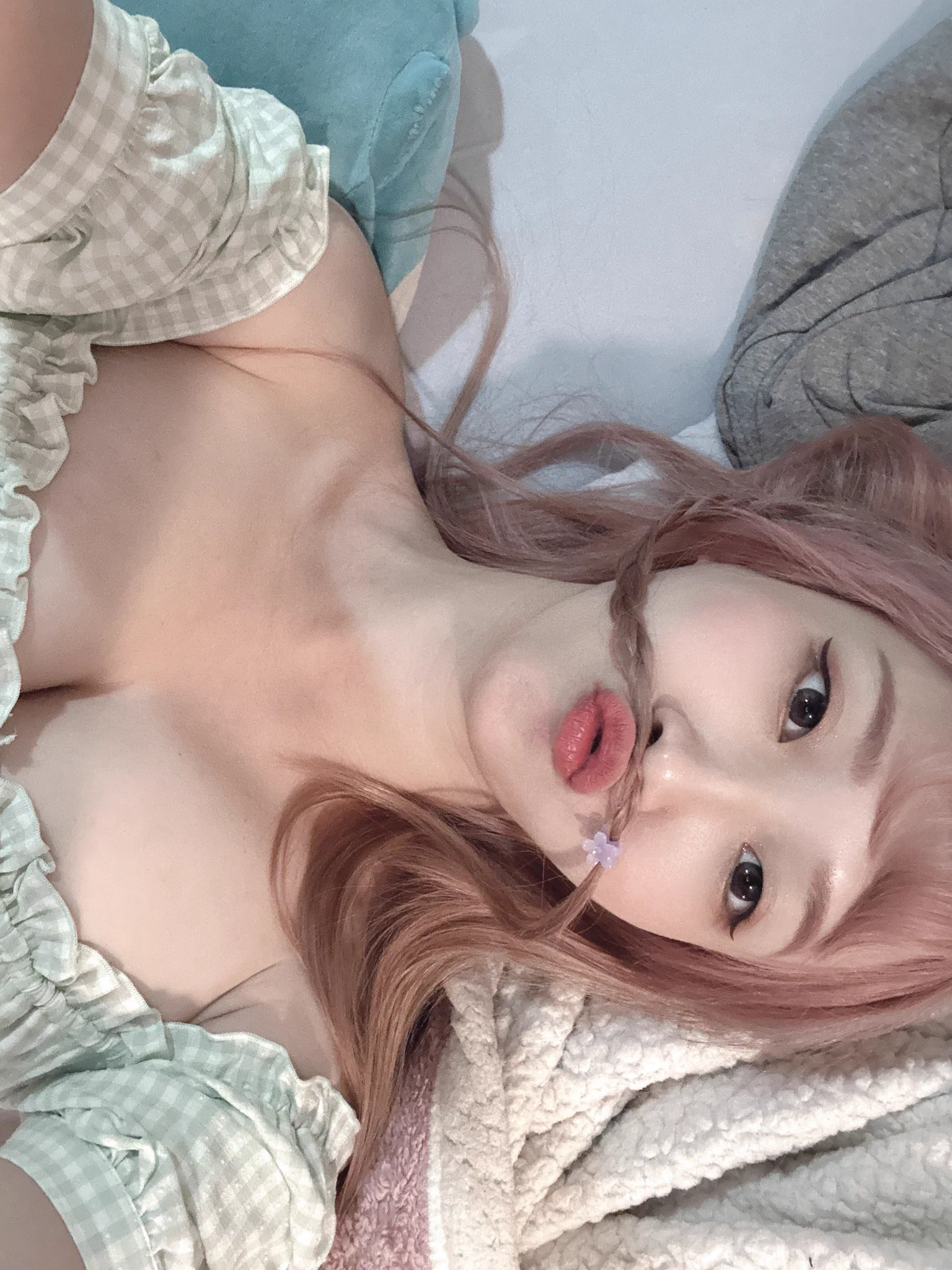 今天是欣の誕生日！🤍🎂祝自己生日快樂(˶‾᷄ ⁻̫ ‾᷅˵)以前對30歲有很多的想像覺得聽起來就是大人了結果真的到這個「大人的年紀」時🤣卻總覺得還有很多可以成長跟學習的地方希望自己能一直前進能更有自信、覺得自己很棒也謝謝今天祝福我、記得我生日的大家愛你們ㄛ！❤️ https://t.co/pc4Cvus7Gu
