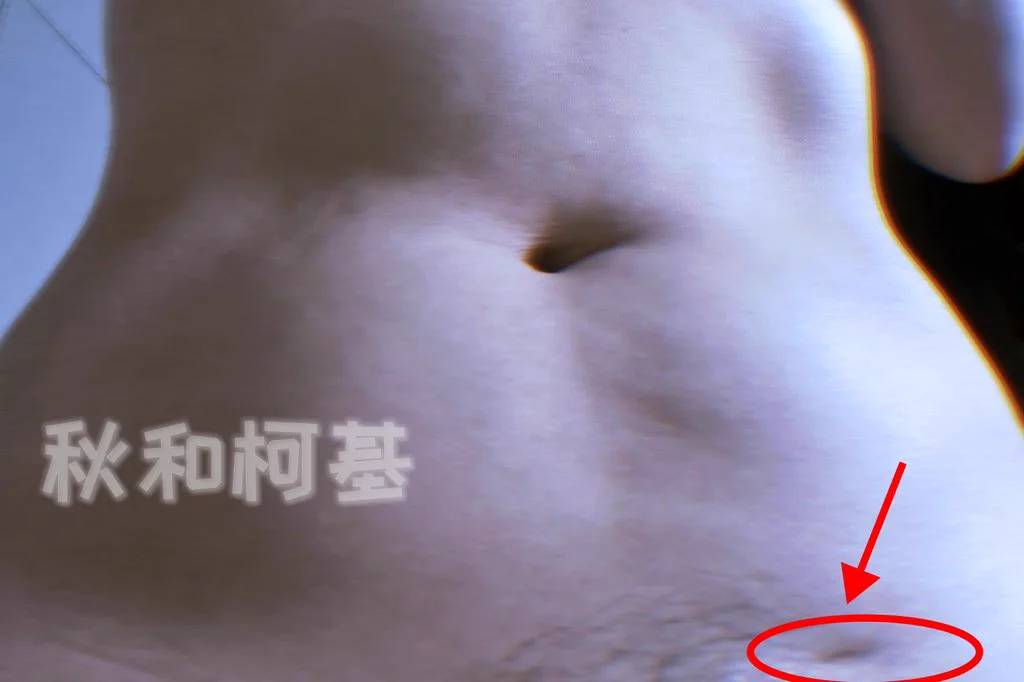 发高清照片总有人指着这个肌肉止点凹陷说是生孩子的疤。
咱就是说这一刀剖了俩，一个快八岁一个四岁半。
关注我的都知道我一儿一女哈。
没骗人。 https://t.co/bDuwI7vMEY
