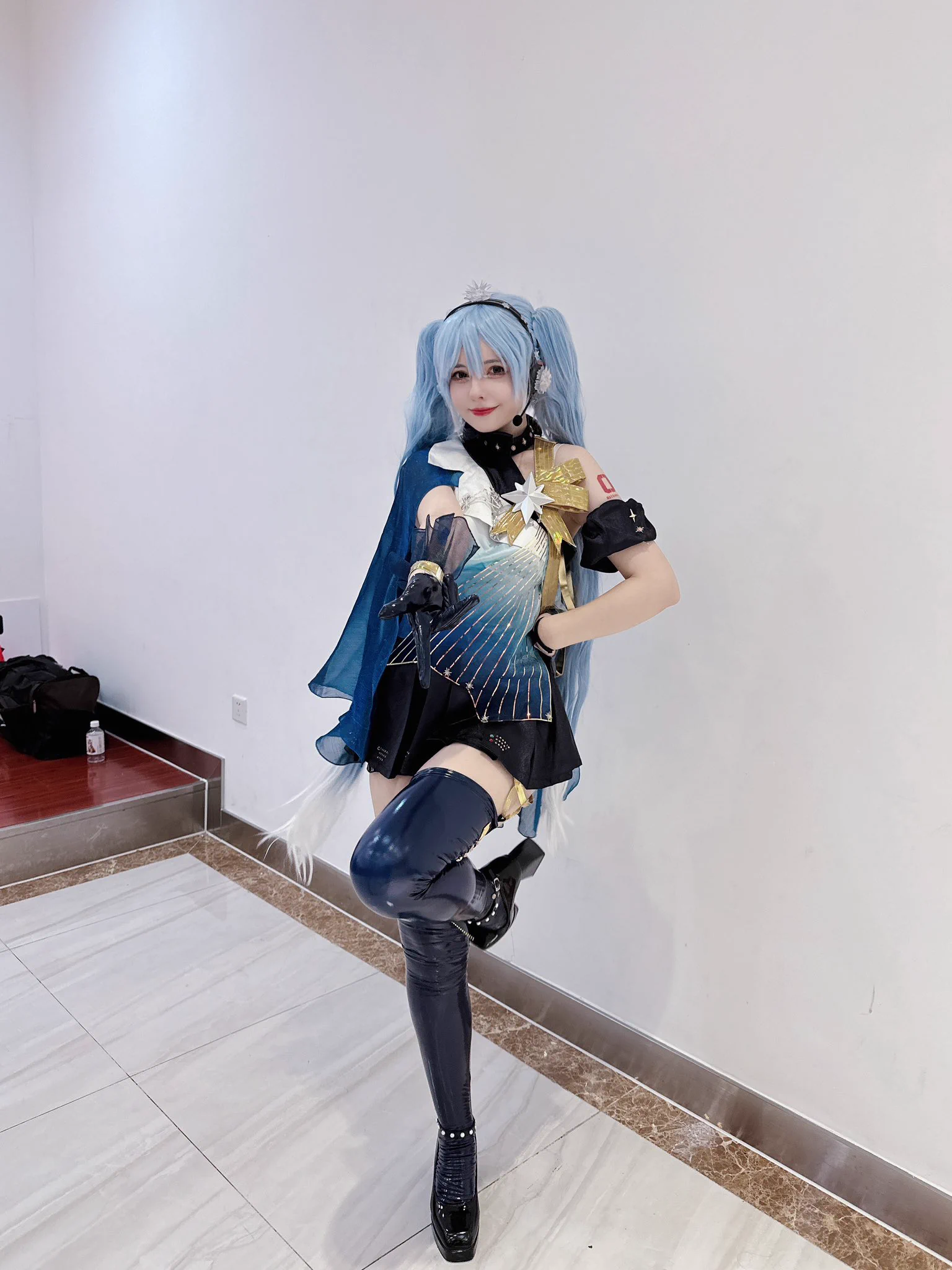 このコスプレを着てもっと写真を撮りたい🥺 https://t.co/pK69adfZYH