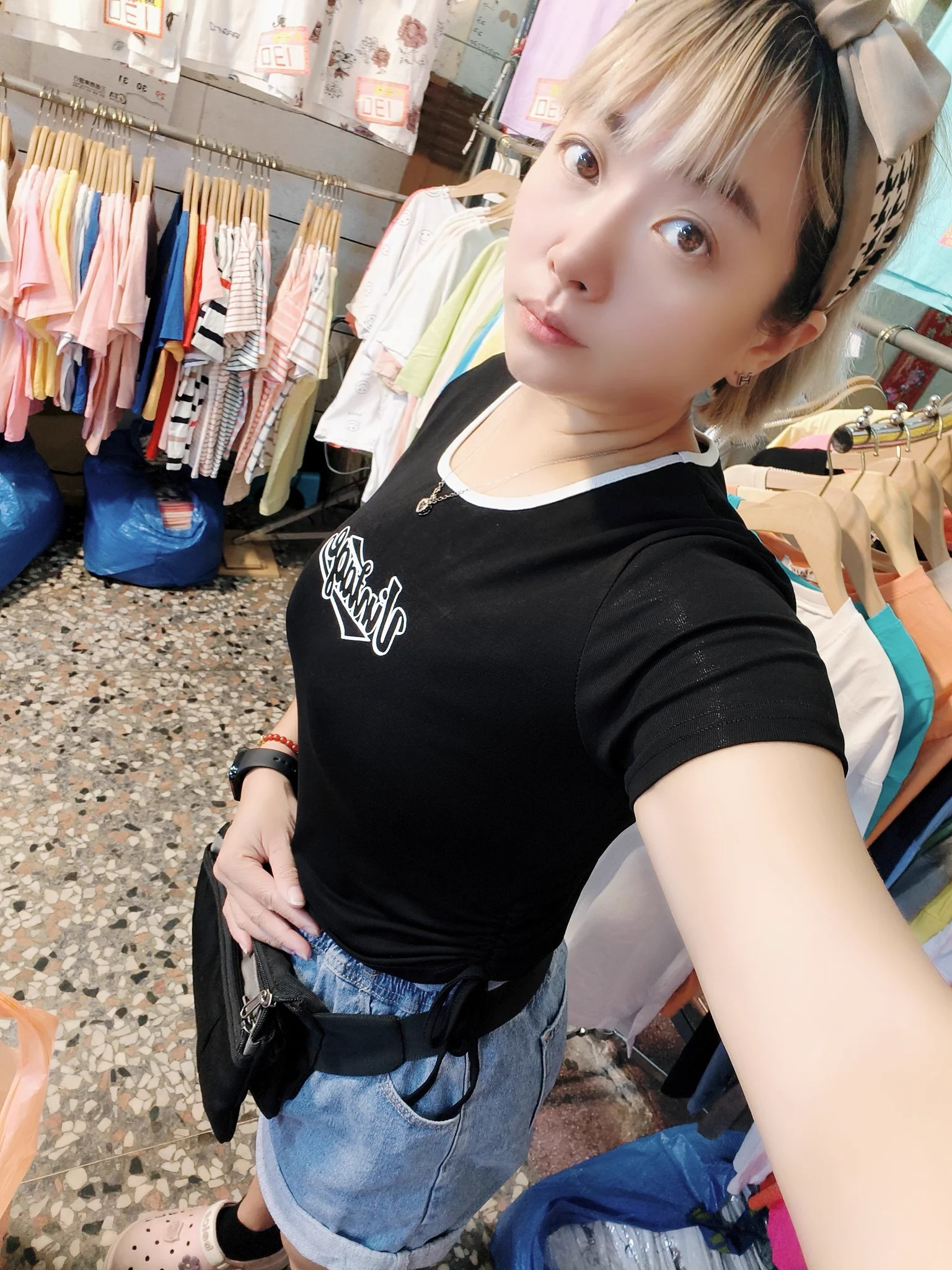 早安啊！又是個忙碌一天，重點是公司衣服真好穿而且超級便宜 https://t.co/Z5PzoKB2OU