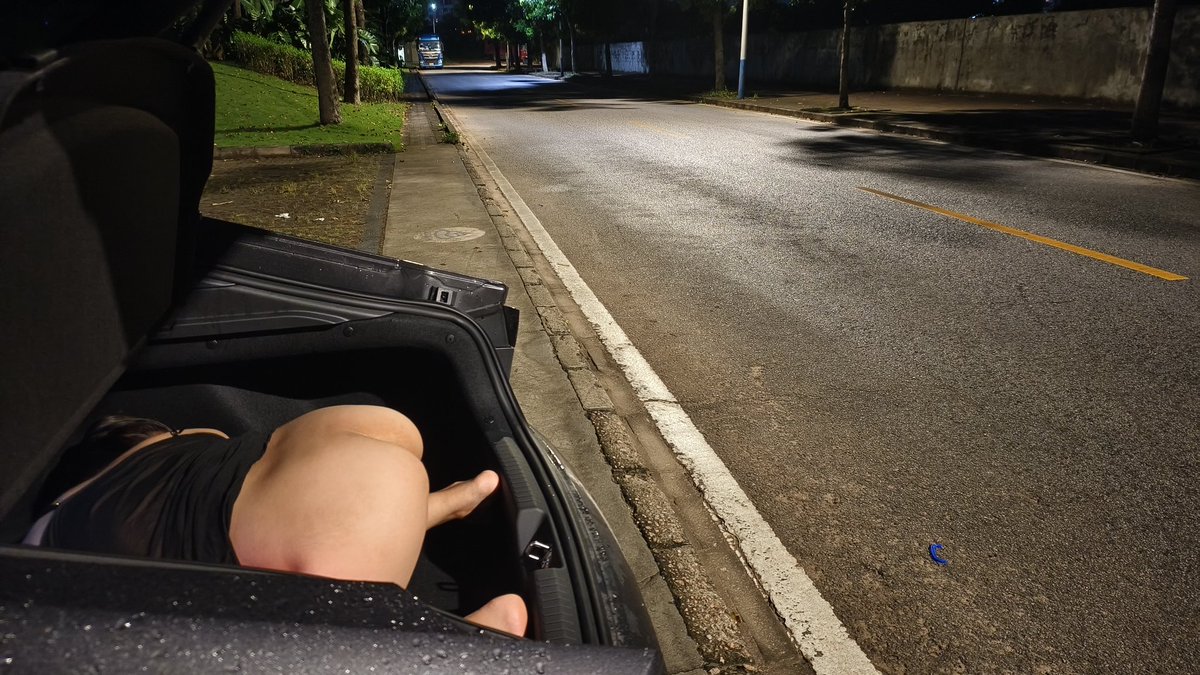 前所未有的突破，骚妻夹着跳蛋配合我露出！ https://t.co/Fh0L9yXfR7