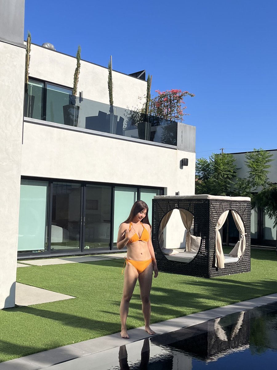 帶橘色比基尼來果然是對ㄉ選擇
天氣好到像是假的場景

Bringing an orange bikini is indeed the right choice🌞
The weather is so good it looks like a fake scene🫠 https://t.co/j9uDg5kfyE