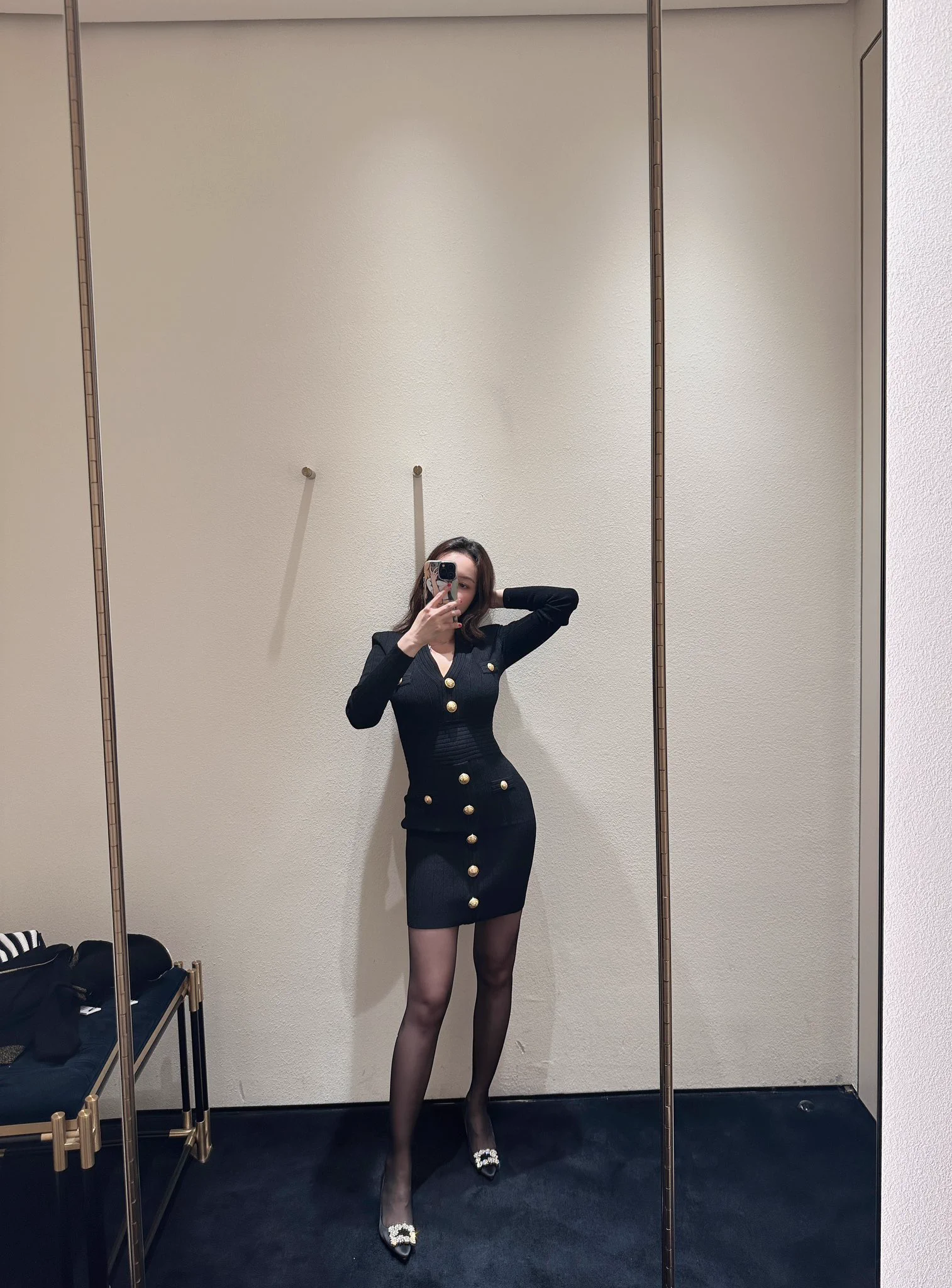 shopping day！弹钢琴不能留指甲的痛苦，腕线过裆哈哈，听说是身材比例贼好的意思，但也有人说是女刘备……过分！@guoer0212 https://t.co/S1aXIyY3uh