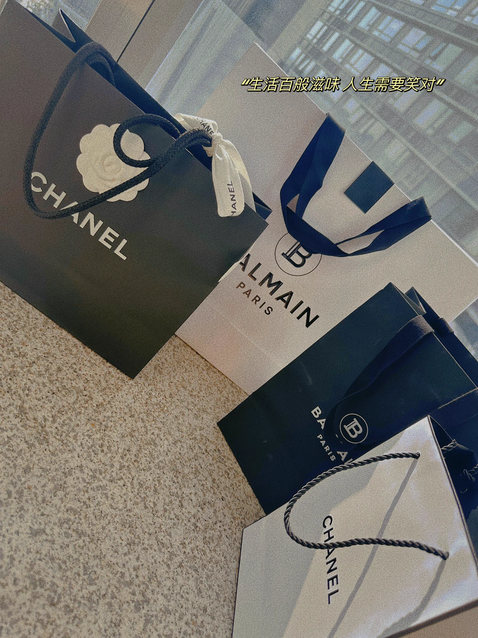 shopping day！弹钢琴不能留指甲的痛苦，腕线过裆哈哈，听说是身材比例贼好的意思，但也有人说是女刘备……过分！@guoer0212 https://t.co/S1aXIyY3uh