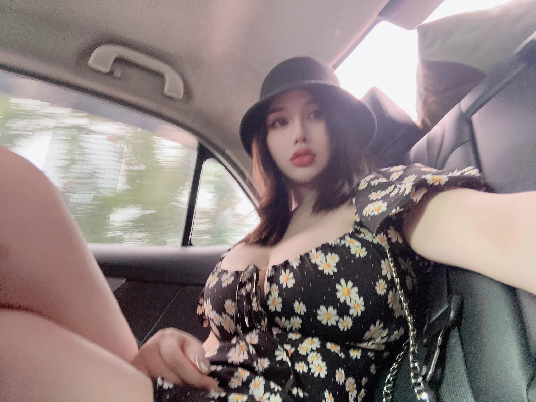 打车🚖司机都会多看我两眼 https://t.co/GNNspdX6DY