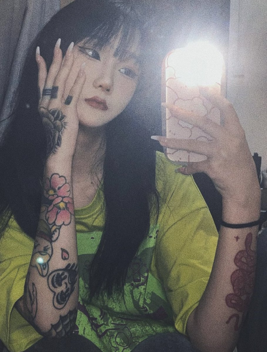 想开个贡群拉人给亲妈一起吐钱🥵🥵有人想加吗 https://t.co/SPFOhvJAYh