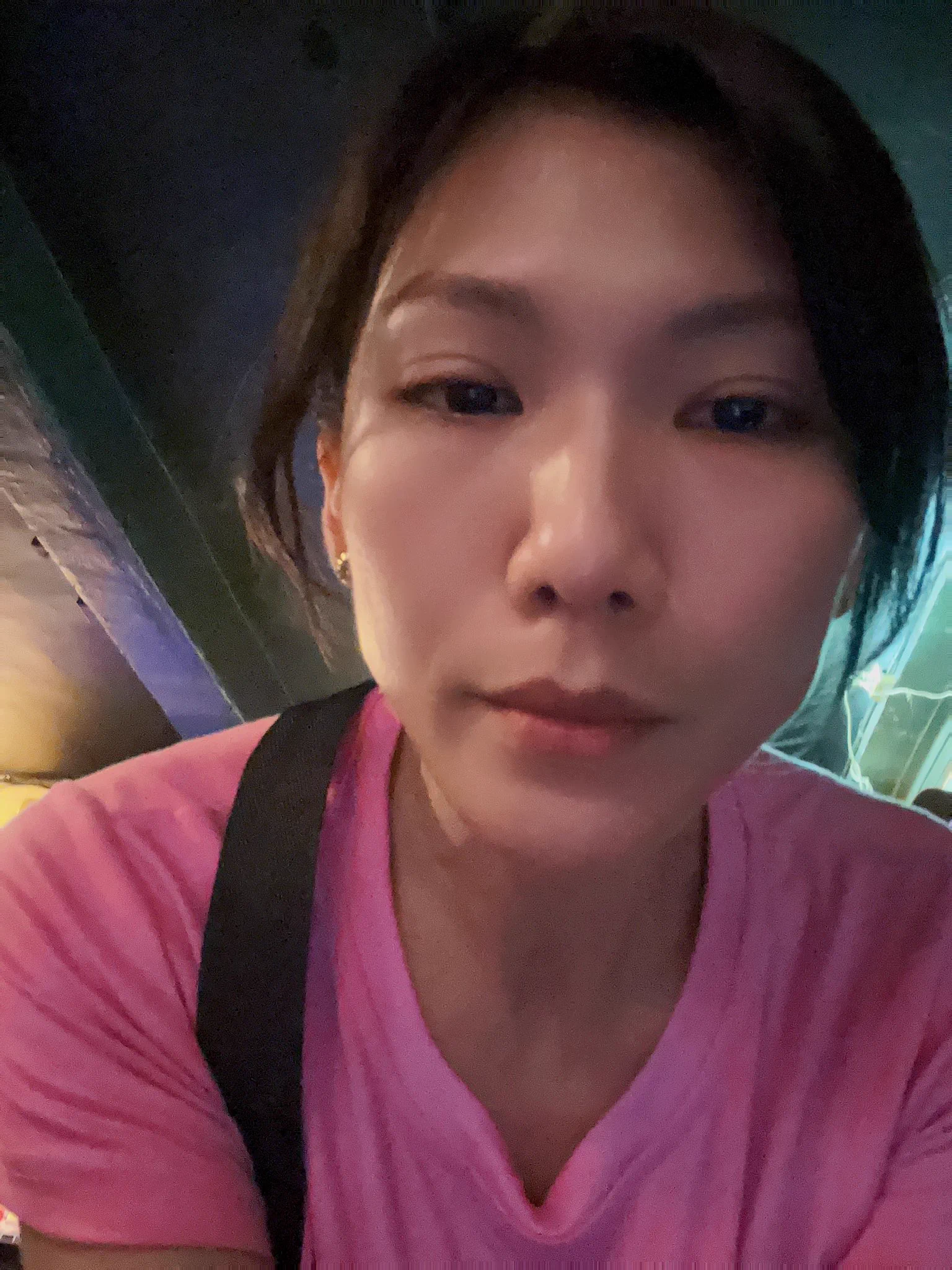 哭了兩天 客人都說我眼睛好腫 https://t.co/Tu38M3A8Ng