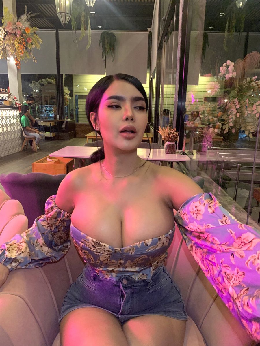 ตัวจะแตกล่ะ😂😂 https://t.co/xJVl8oeebM