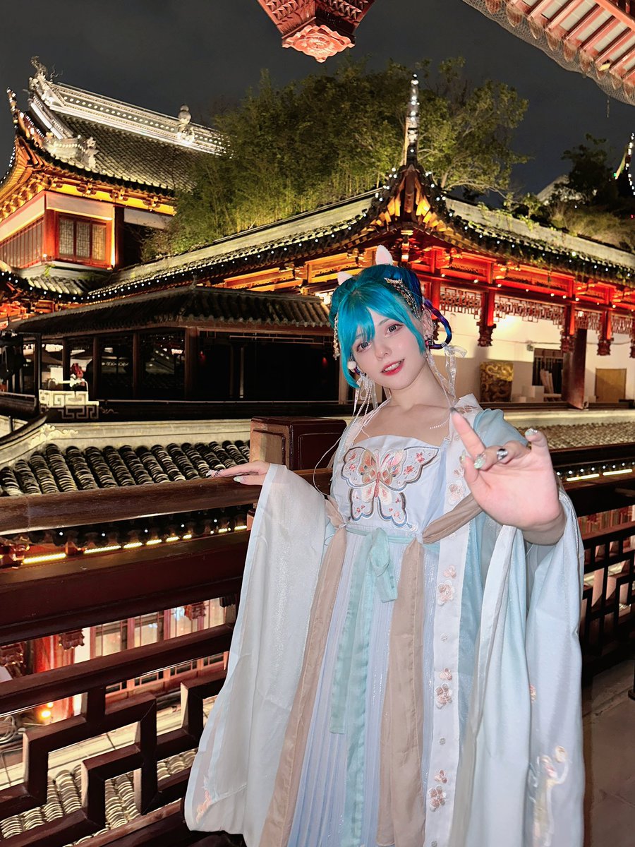 moon rabbit🐇 https://t.co/S4bBoGgi8g