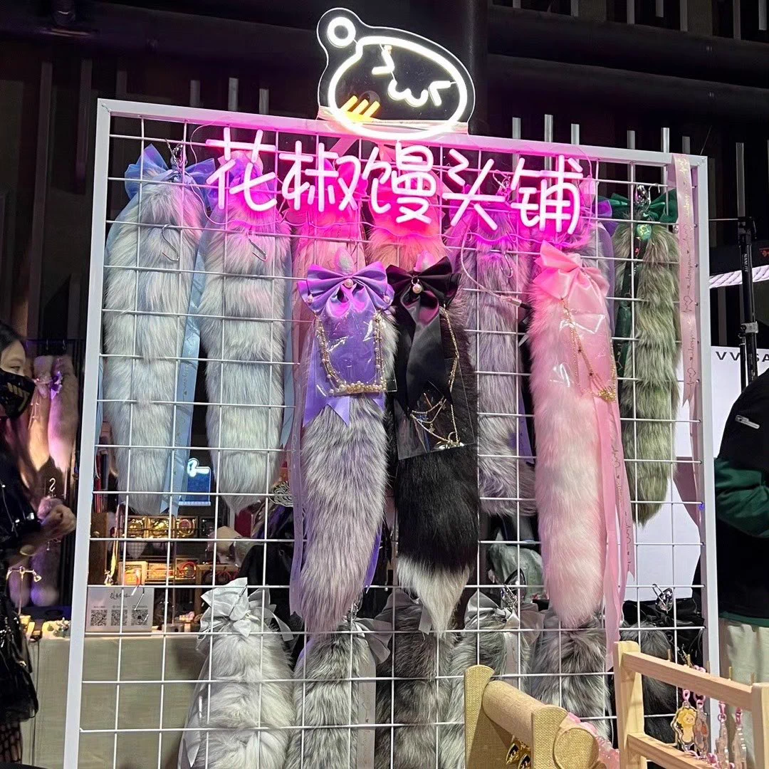 给你们看看摆摊的照片！！！爱死了！ https://t.co/o3uVhCMR69