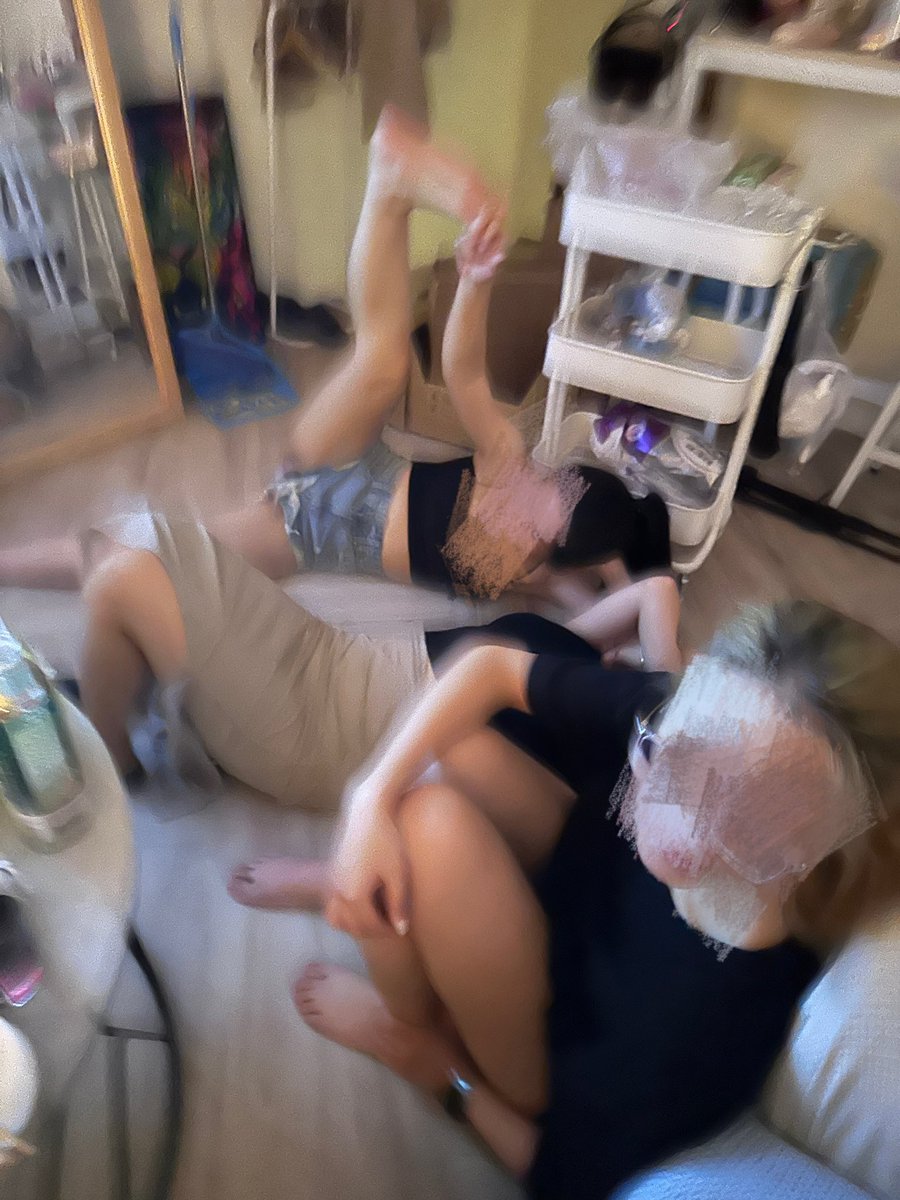 你們的女神
@HOLASNBS155 
@alta420420a 
@wuwu6396 https://t.co/hnJkw3SuzX