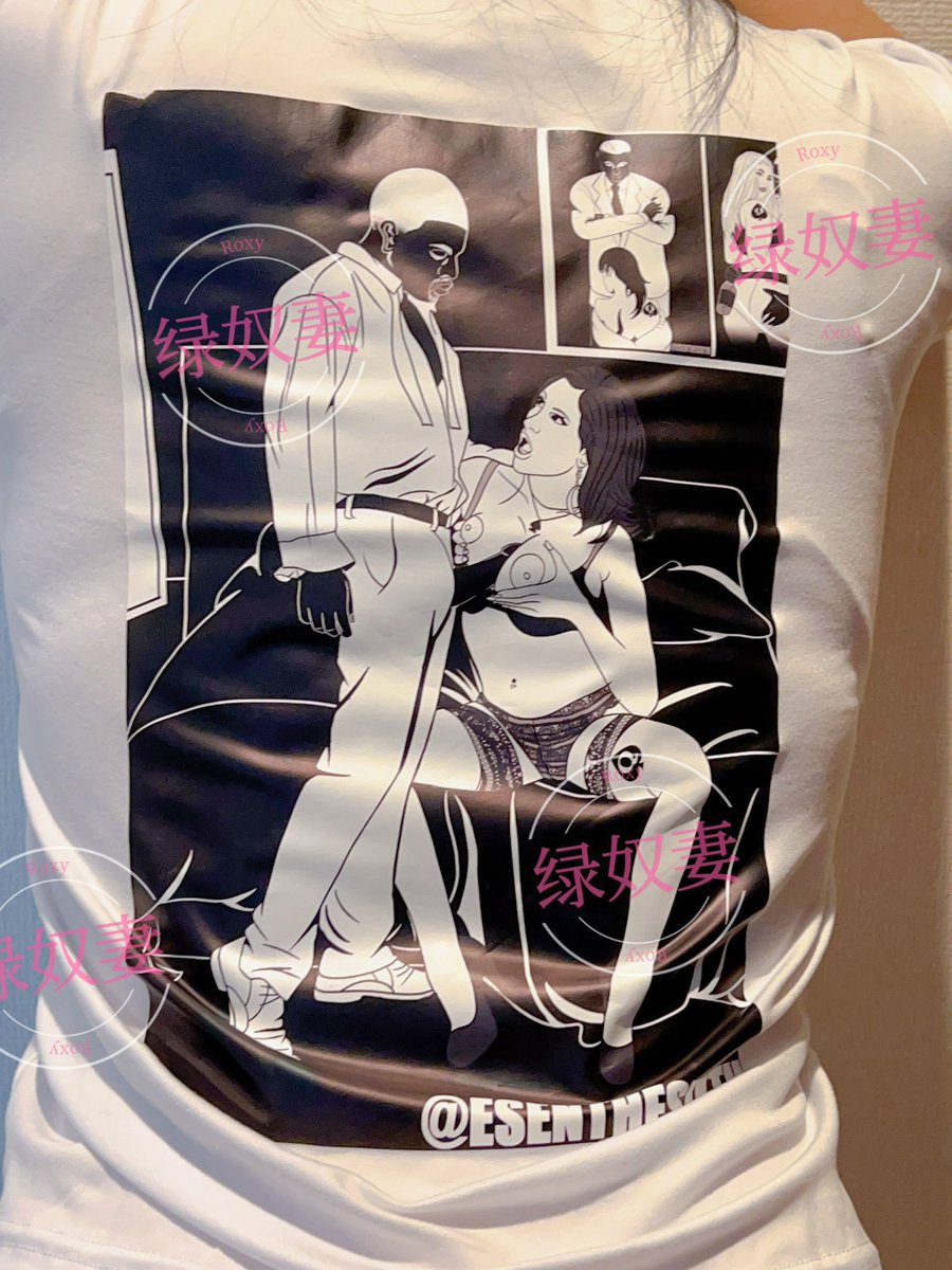 【Roxy原创】媚黑服饰鉴赏（三）
美国🇺🇸知名媚黑画作《黑爹和他的媚黑♠️母狗》黑爸爸从裤子里掏出黑鸡巴，黑桃皇后用奶子夹着
姐姐的馒头逼好看不？
屁眼……额……被操过就是这样了……
还有比穿着这样的衣服出街更刺激的么？

【更多内容/完整版套图和花絮都在私推，仅限私信订阅，请注意甄别！】 https://t.co/JeHx6FZokj