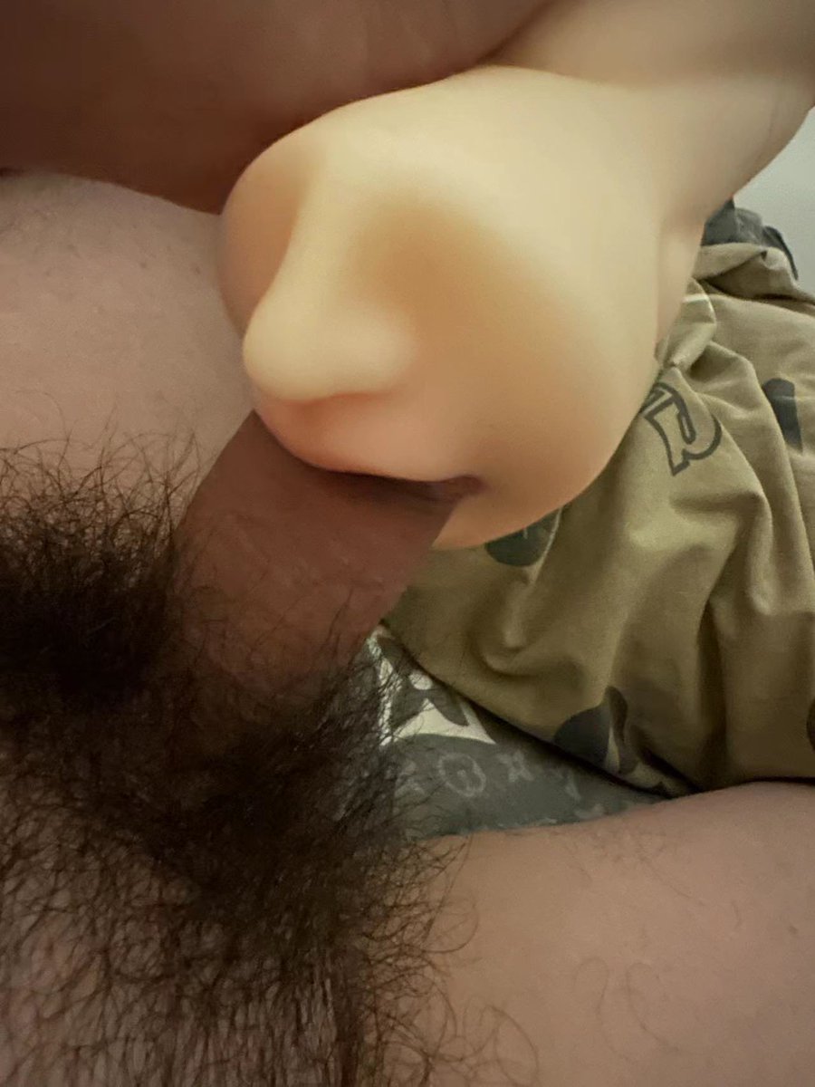 每天都在被人操嘴  我好累😭 https://t.co/4dDDl5cxg0