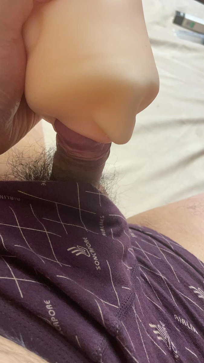 每天都在被人操嘴  我好累😭 https://t.co/4dDDl5cxg0