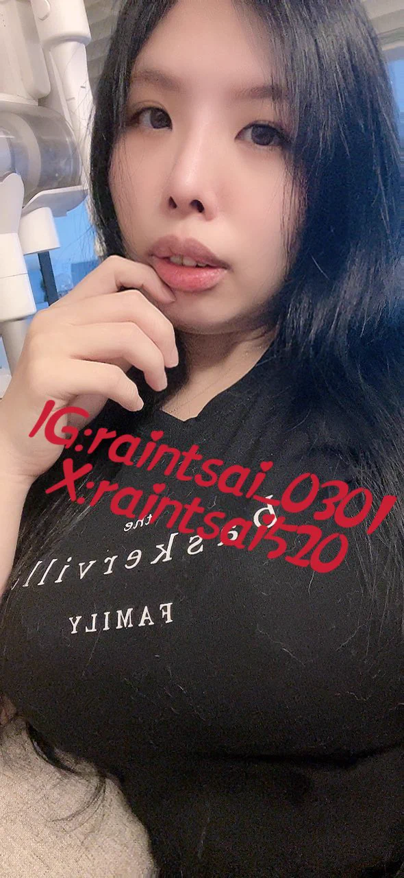真的很謝謝大家的留言我都有看到❤️我會一直用日常照來洗大家 可以嗎🤣也希望大家可以多多留言 我會盡量多多互動😘厚唇真的有這麼多人喜歡嗎😳？我其實一直都沒有很喜歡耶怎麼我不喜歡的部分 卻是大家喜歡的呢🤔️ https://t.co/PQk0UOMSyY