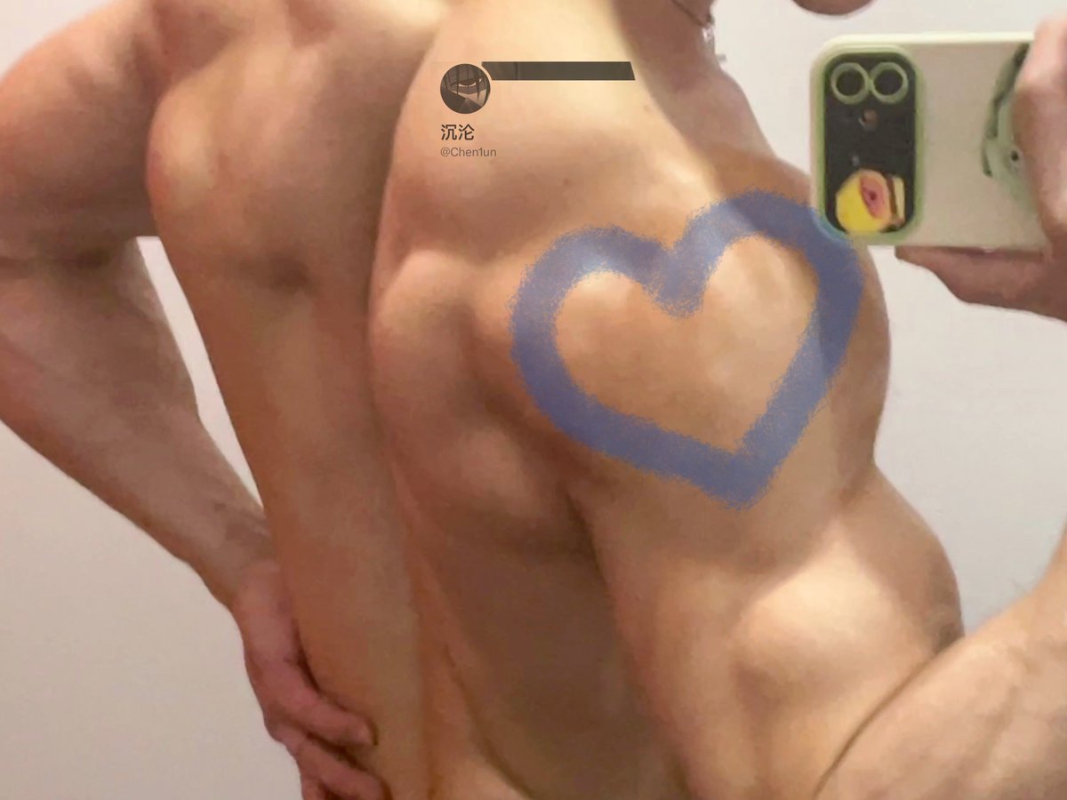 肩 膀 都 是 爱 你 的 形 状 https://t.co/OHIyjkuhl2