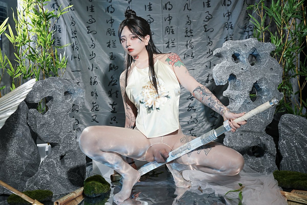 （催眠洗脑后）郎君，是您救了我吗，为什么你的身边...哦，是您的朋友啊，没关系！只要是郎君说的我定会完成，啊～❤️是我最喜欢的大肉棒，郎君真是最懂骚货的心了，什么？要伺候您的朋友？汪汪，母狗最喜欢被轮奸了，啊！突然插进来了好舒服！可是为什么心里这么难受...不管了，嗷呜～（被轮奸至气绝） https://t.co/xS3gYPPmTI