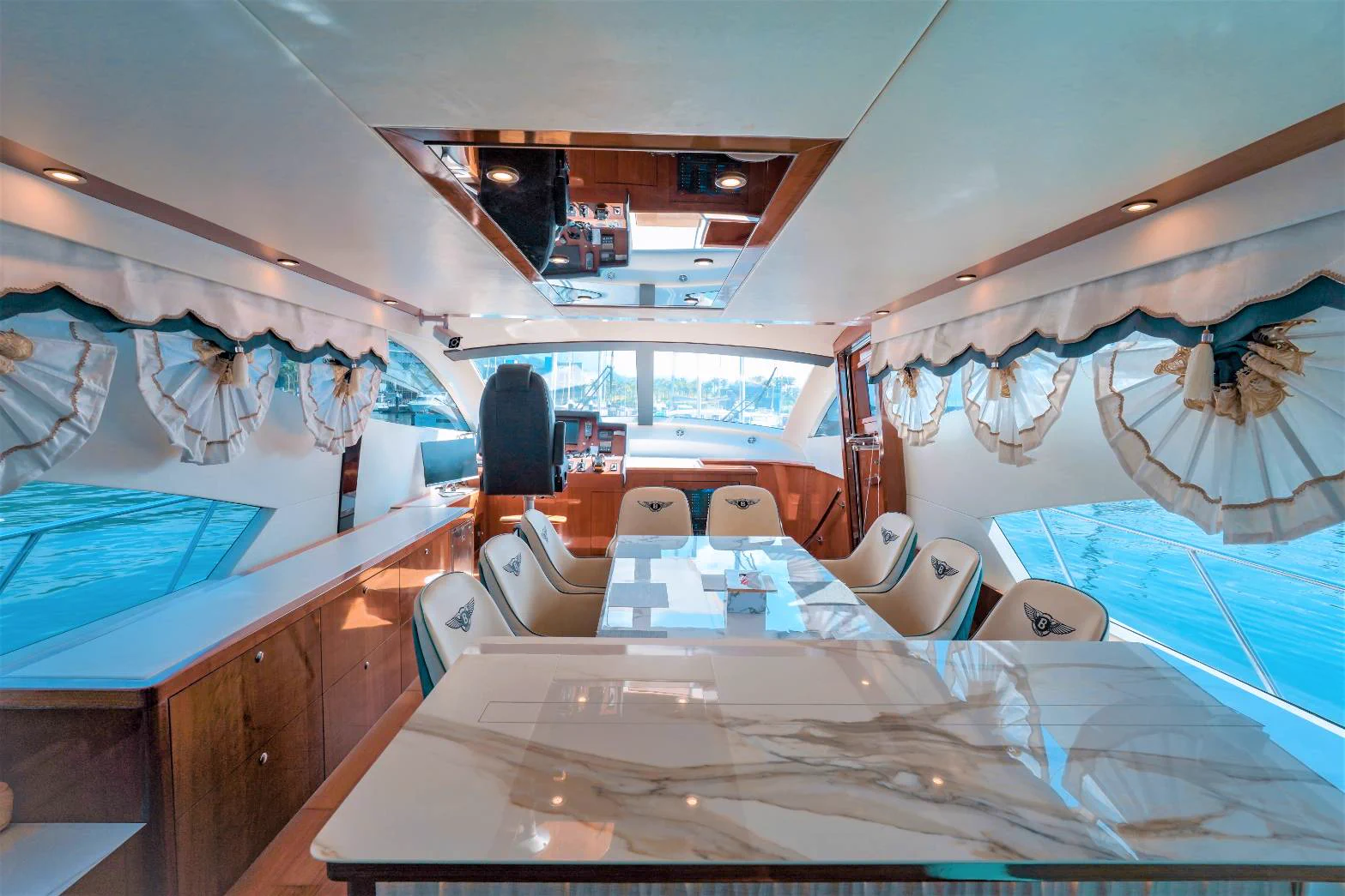 Welcome to our yacht club.Chào mừng đến với câu lạc bộ du thuyền của chúng tôi. https://t.co/HSl484365q